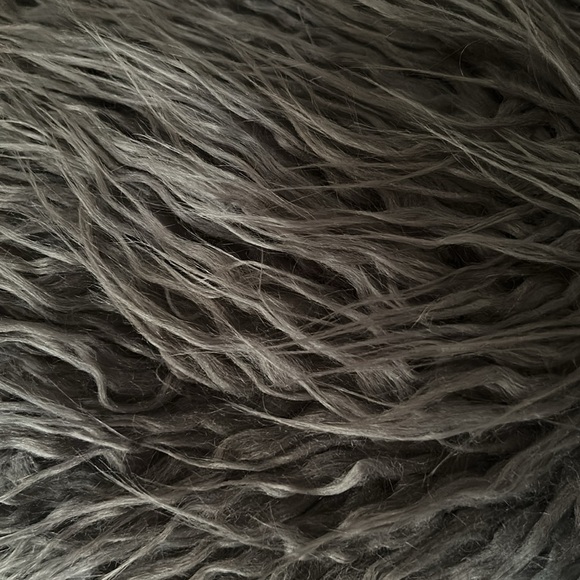 Faux Fur fabric - Picture 2 of 2